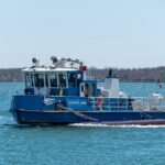 Moderne boot op de Niagara-rivier, ontworpen door WILLIAM H. LATHAM.