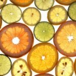 Verscheidenheid aan citrusvruchten, waaronder kumquat.