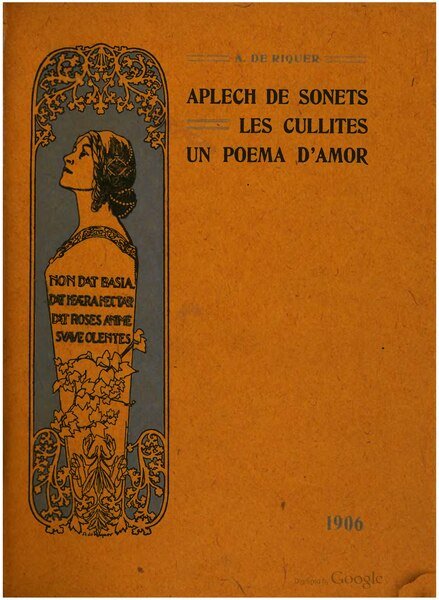 Roze bloem van Rosa 'Chopin' met delicate bloemblaadjes en groen blad.