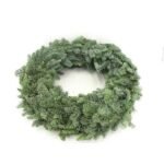 Nobilis Krans van Ø50cm met volle, donkergroene takken in een cirkelvormige decoratie. Perfect voor Kerst.